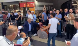 Pkk'nın Kendini Feshetmesi Diyarbakır'da Halaylarla Kutlanıyor