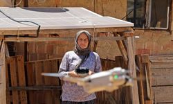 Elmalı’da Sürüsüne Dadanan Kurtlar, 51 Yaşındaki Çoban Kadını Dron Pilotu Yaptı