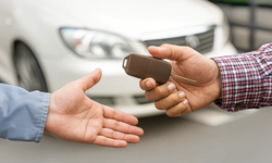 Hayalini Kurduğu Sıfır Otomobil Ağır Hasarlı Çıktı