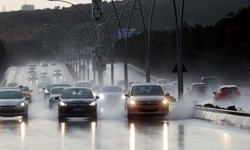 Alanya'da Sabah Saatlerinde Etkisini Gösteren Yağış Trafiği Durma Noktasına Getirdi