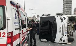 İstanbul’da Polis Servisi Kaza Yaptı: 1 Polis Şehit Oldu, 16 Polis Yaralandı