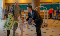 Marmaris’te Sezonun İlk Turistleri Çiçeklerle Karşılandı