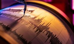 Endonezya Açıklarında 7,4 Büyüklüğünde Deprem