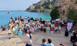 AK Gençlik Alanya’dan 23 Nisan’a Renkli Dokunuş: Minik Ressamlar Yarıştı