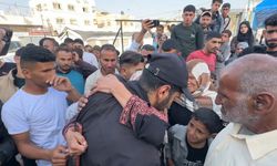 İsrail 24 Filistinliyi Serbest Bıraktı