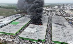 Geri Dönüşüm Tesisinde Yangın: Alevler 5 İş Yerine Sıçradı