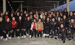 A Milli Kadın Futbol Takımı Sinop’ta Coşkuyla Karşılandı