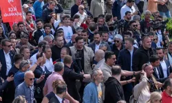 Özgür Özel’den Anıtkabir Yürüyüşü: “Bu İktidar Yürüyüşünün İlk Adımıdır”
