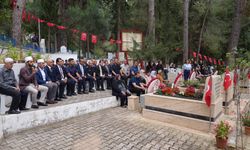 Alanya’da Bayram Mesaisi: Şehitlik Ziyareti ve Yol Uygulamasında Bayramlaşma