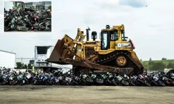 New York’ta Yasa Dışı Motosikletlere Buldozerli Operasyon