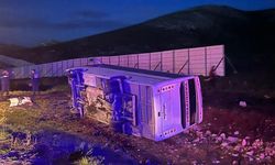 Taraftar Midibüsü Devrildi: 18 Yaralı