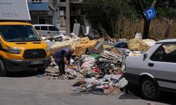 Karabağlar Sanayi Sitesi'ndeki Atık Yığınları Tepki Çekiyor