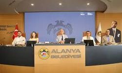 Başkan Özçelik İddialara Rağmen CHP'de Yoluna Devam Ediyor