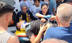 Manavgat'ta Otomobil ile Çarpışan Motosiklet Sürücüsü Yaralandı