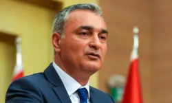Müslim Sarı'dan Özgür Özel'e Sert Tepki: Bu CHP'yi Bölme Girişimidir