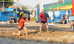 Alanya’da Air Badminton Heyecanı Başladı: 167 Sporcu Şampiyonluk İçin Kortta