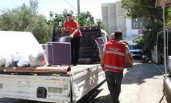 Antalya’da Bir Evden 5 Kamyon Çöp Çıkarıldı: Yaşam Alanı Yenilendi