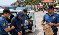 Alanya'da Turiste Bıçaklı Saldırı: 18 Yaşındaki Şüpheli Tutuklandı