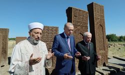Erdoğan’dan Ahlat’ta İsrail Mesajı: “Kirli Elleri Çok İyi Biliyoruz”