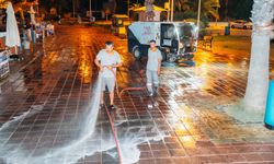 Alanya İskele’de Gece Temizliği: Bölge Yeni Güne Hazırlandı