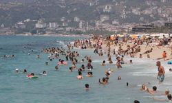 Alanya’da Sıcaklık Yükseliyor: Termometreler 33 Dereceyi Görecek!