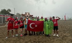 ALKÜ Öğrencilerinden Dünya Şampiyonası'nda Cumhuriyet Coşkusu