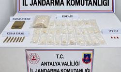 Antalya’da Dev Uyuşt*rucu Operasyonu: 3 Kilo Koka*n ve Sentetik Hap Ele Geçirildi