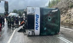 Isparta-Antalya Yolunda Otobüs Devrildi: 1 Ölü, 7 Yaralı