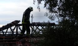 Manavgat’ta Benzinle Ateş Yakmak İsterken Evi Küle Döndü!