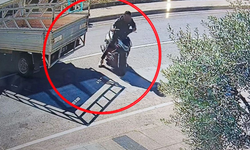 Manavgat’ta İlginç Kaza: Kamyonetle Çarpışan Motosikleti Olay Yerinden Böyle Kaçırdılar!