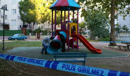 PARKDA DEHŞET SAÇTILAR: 2 ÇOCUK SAÇMA İLE YARALANDI