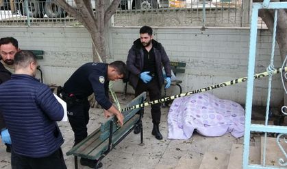 ''BİMEKAN'' OLDUĞU ÖĞRENİLEN ŞAHIS SIĞINDIĞI CAMİ AVLUSUNDA ÖLÜ BULUNDU
