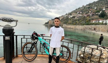 ALANYA’NIN BİSİKLET YILDIZI YİĞİT EFE AL’IN HEDEFİ DÜNYADA TÜRKİYE’Yİ TEMSİL ETMEK