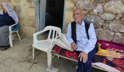 136 Yaşındaki Dede Uzun Yaşamasının Sırrını Aldığı Bedduaya Bağladı