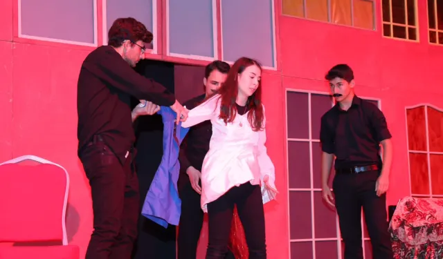 GESMEK Tiyatro Ekibinden muhteşem performans