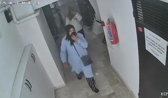 Kapıyı Tıklatıp Eve Giren Soyguncu Kadınlar, Kamerayı Görünce Panikledi