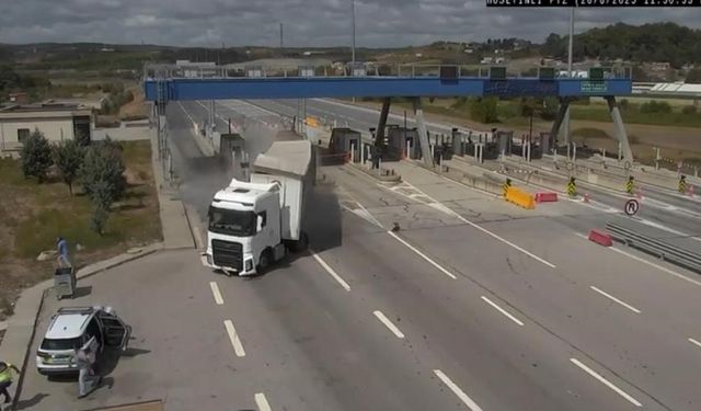 Jandarma Aracına Çarpan 5 Kişiyi Yaralayan Tırdan Uy*ştur*cu Çıktı