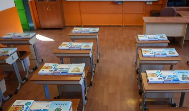 184 milyon ders kitabı yeni dönem için okul sıralarında