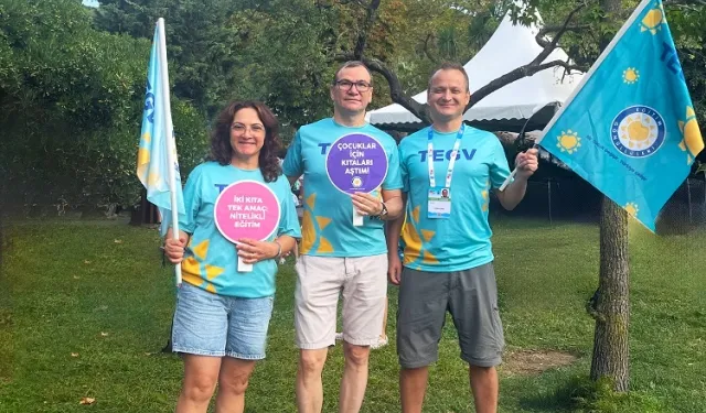 Yüzücüler kulaçlarını TEGV’li çocuklara eğitim desteği için attı