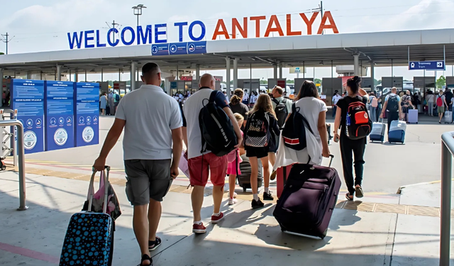 Türkiye’de Yaşayan Rus Nüfusu 2025'te Yarı Yarıya Azaldı