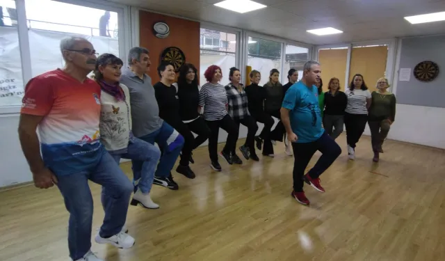 İzmir Karşıyaka'dan halk oyunları daveti