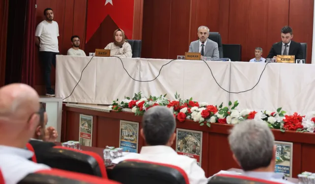 Kocaeli Çayırova’da asfalt robotu için oy birliği sağlandı