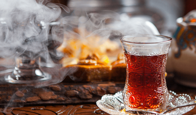 Çay Tiryakilerine Kötü Haber Geldi: Üç Ayda Bu Kaçıncı Zam?