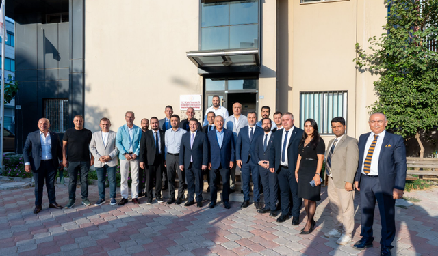 AK Parti Antalya Milletvekili Çavuşoğlu, Antalya'da İş İnsanları İle Buluştu