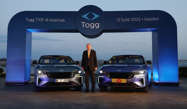 Cumhurbaşkanı Erdoğan TOGG T10f ile Dolmabahçe’de Test Sürüşü Yaptı