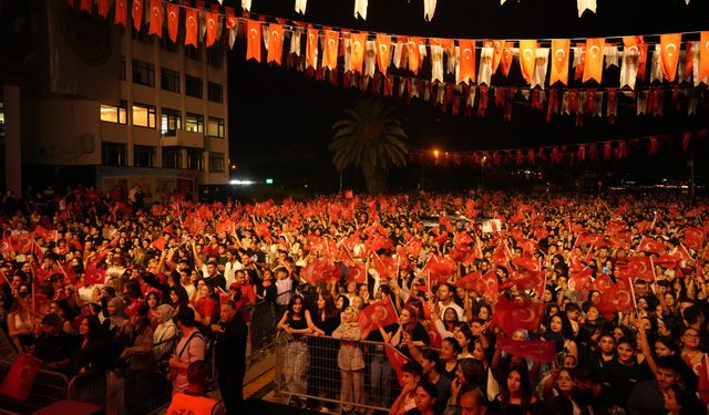 Alanya'da Cumhuriyetin 102. Yılı Coşkuyla Kutlandı