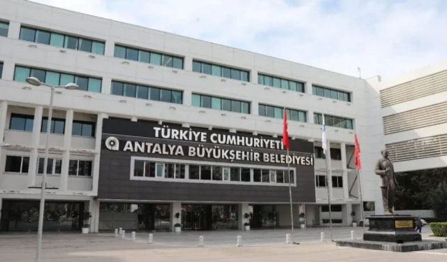 Antalya'da Sular Durulmuyor: Büyükşehir Belediyesi'ne Yeni Rüşvet Operasyonu