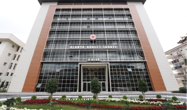 Alanya'da Dolandırıcının Zarar Ödemesi Cezadan Kurtarmadı