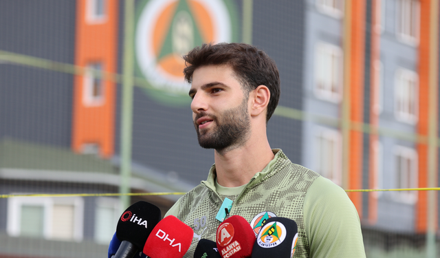 Ümit Akdağ: “Alanyaspor’da Mutluyum, Hedefim Takımı Daha Yukarılara Taşımak”