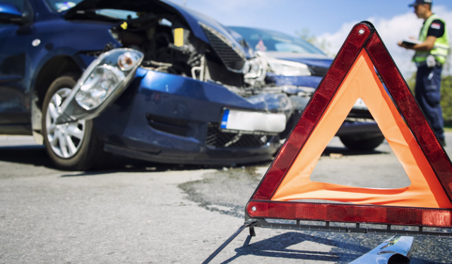 Alanya'nın Elikesik Mahallesi'nde Kaza: 2 Kişi Yaralandı